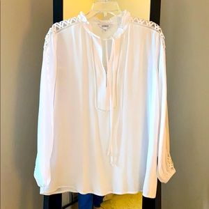 White long sleeve blouse